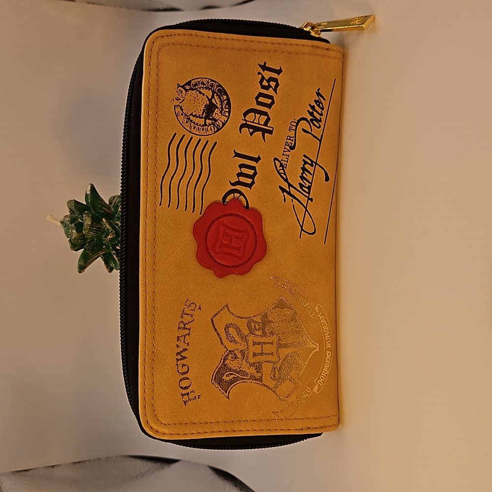 Harry Potter Hogwarts Owl Post Wallet Gem